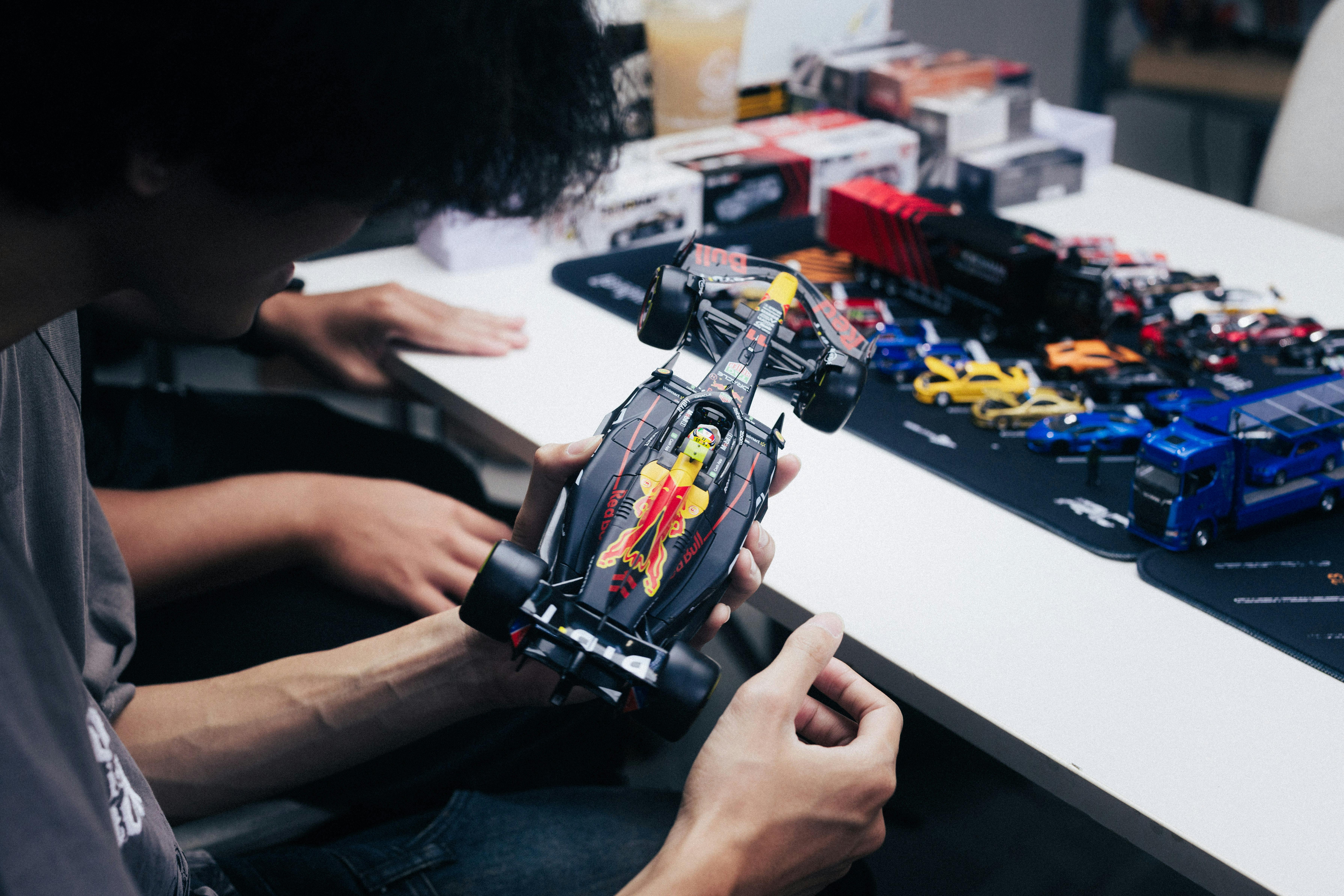 Creative Collectibles for Car Enthusiasts: A Unique Hobby for Modern Collectors